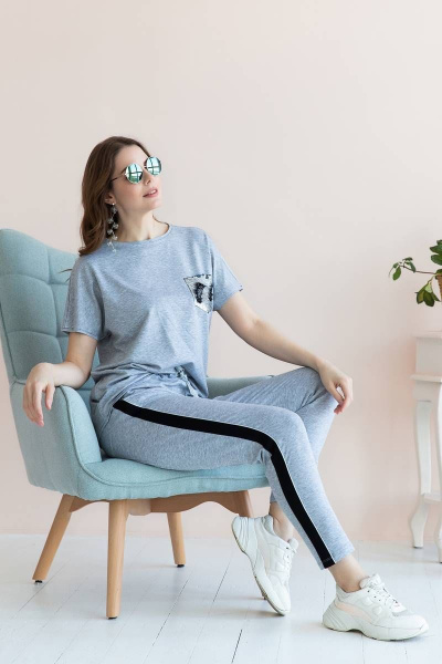 Демисезонный костюм из вискозы с футболкой и брюками ASV 1982 серый - фото 2