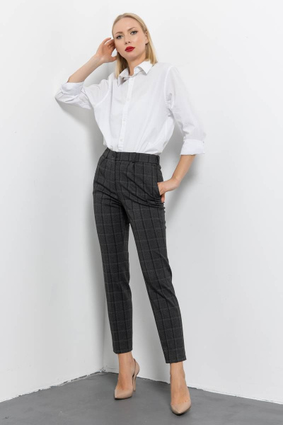 Классические брюки с высокой талией и ремешком Domna 12104 темно-серая_клетка - фото 6