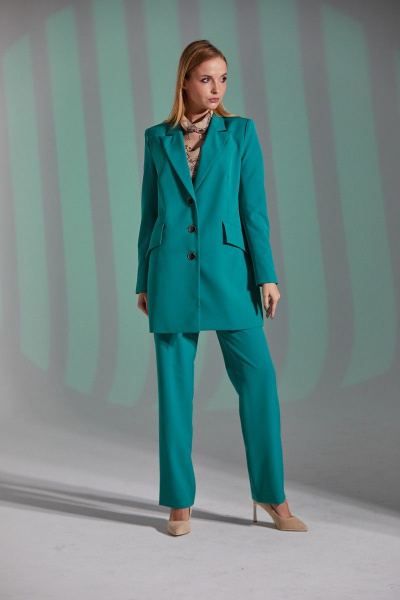 Деловой жакет с вытачками, застежкой на петлю и подкладкой Amberа 218 зеленый - фото 1