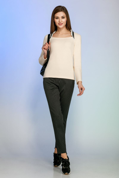 Бежевый трикотажный джемпер с фигурным вырезом в демисезон Vitol Fashion В-2505/2 - фото 1