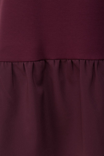 Платье на каждый день из трикотажа с воланом и лодочной вырезкой Линия Л Б-1697 бордо - фото 2