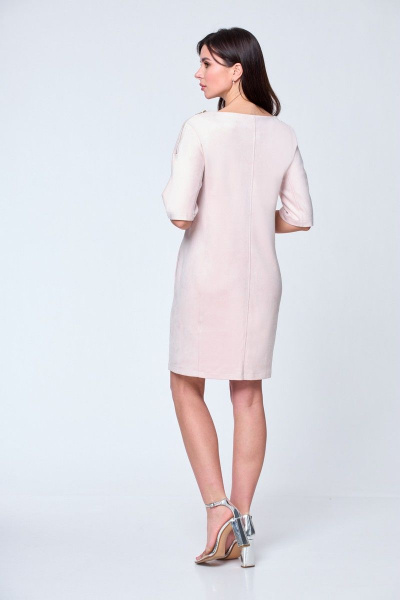 Платье из замшевого текстиля с карманами и короткими рукавами демисезонное Anelli 551 пудра - фото 3