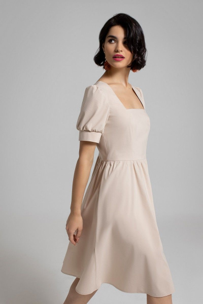 Бежевое платье до колена с рельефами и коротким рукавом Samnari Т159 бежевый - фото 3