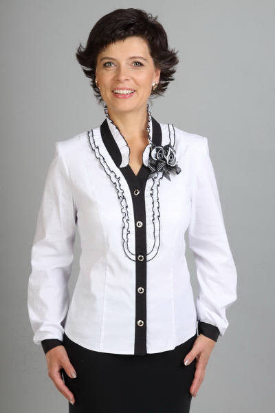 Демисезонная блуза с рюшами из текстиля Таир-Гранд 62103 черн-бел - фото 1