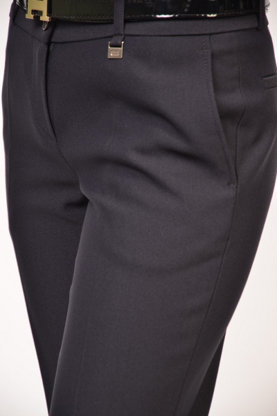 Классические зауженные брюки со стрелками и регулируемым поясом Domna 12068.164 темно-синий - фото 3