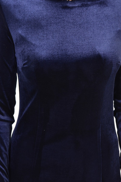 Демисезонное платье из бархата с прилегающим силуэтом Domna 451 темно-синий(164) - фото 3