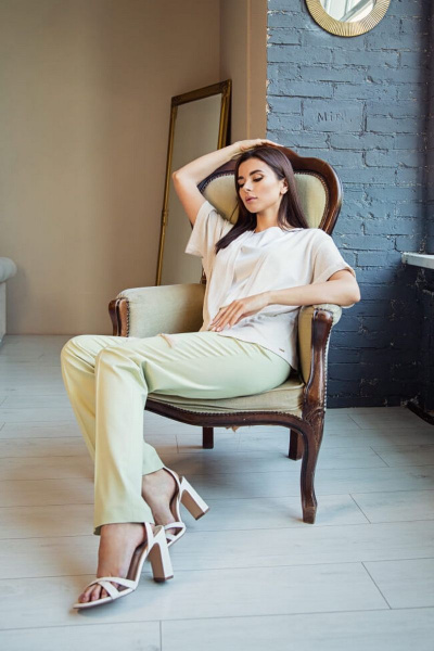 Брюки прямые со стрелками из вискозы для делового стиля Nelva 3754 фисташковый - фото 6