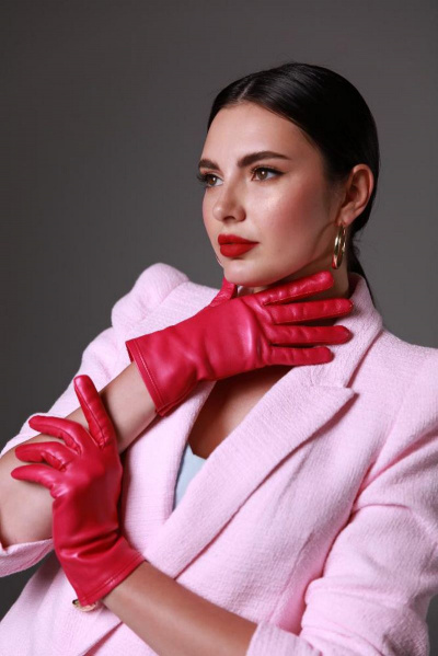 Перчатки из натуральной кожи для демисезона ACCENT 418р ярко-розовый - фото 3