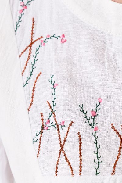 Белая хлопковая блуза с вышивкой и асимметричным силуэтом Панда 91340w белый - фото 3