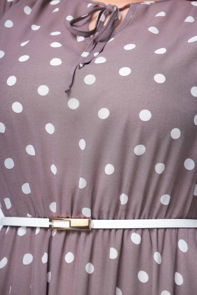 Платье из шифона с резинкой по линии талии и коротким рукавом Swallow 487 кофейный_в_белый_горох - фото 8