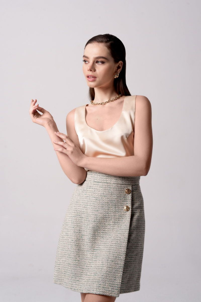 Круглогодичный базовый топ из текстиля с нейтральным цветом DAVYDOV 6096 - фото 2