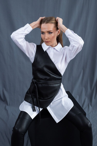 Черный жилет из эко-кожи с асимметричным кроем Пинск-Стиль 3019 черный - фото 6