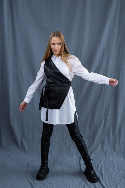 Черный жилет из эко-кожи с асимметричным кроем Пинск-Стиль 3019 черный - фото 1