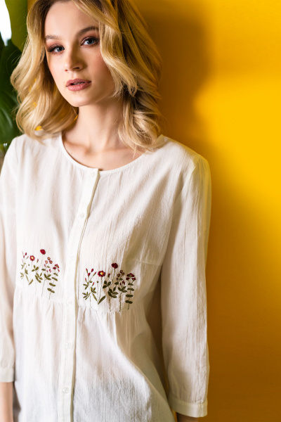 Удлиненная белая блуза с вышивкой и рукавом 3/4 Панда 50243w белый - фото 2