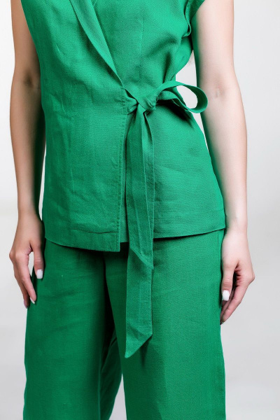 Деловой летний костюм из льна жакет и брюки палаццо с резинкой Atelero 1001 зеленый - фото 8