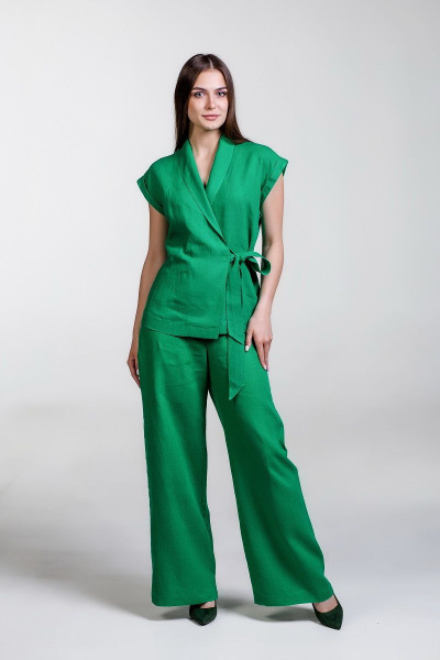 Деловой летний костюм из льна жакет и брюки палаццо с резинкой Atelero 1001 зеленый - фото 1