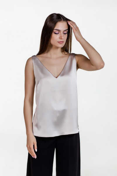 Бежевый шелковый топ с глубоким вырезом Atelero 1022 бежевый - фото 2
