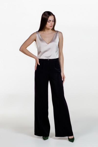 Бежевый шелковый топ с глубоким вырезом Atelero 1022 бежевый - фото 4