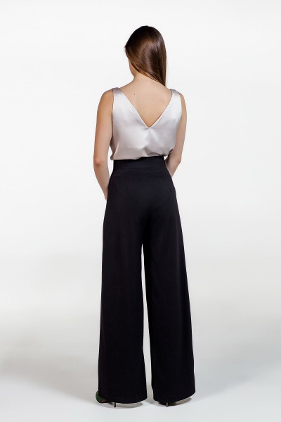 Бежевый шелковый топ с глубоким вырезом Atelero 1022 бежевый - фото 6