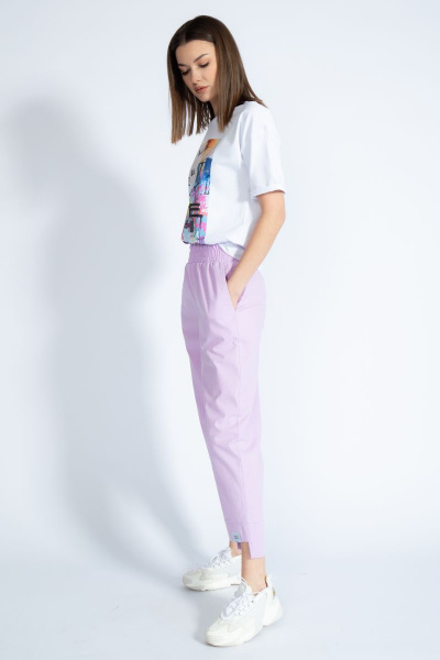 Круглогодичная футболка из хлопка с эффектным золотым принтом Kivviwear 4026.47 - фото 10