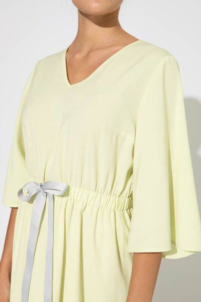 Летнее желтое платье из вискозы и текстиля Femme & Devur 80025 1.46F(170) - фото 4