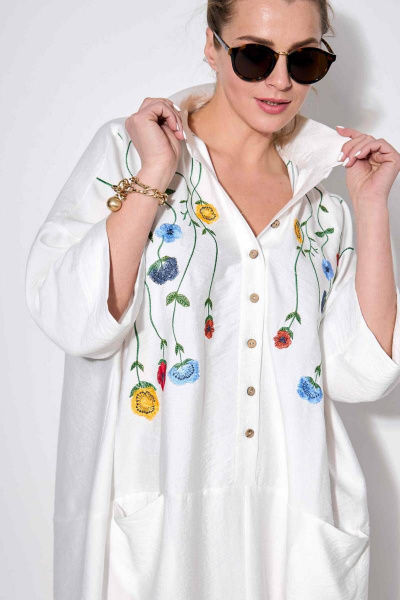 Легкое летнее платье оверсайз из вискозы с вышивкой SOVA 11181 молочный - фото 4