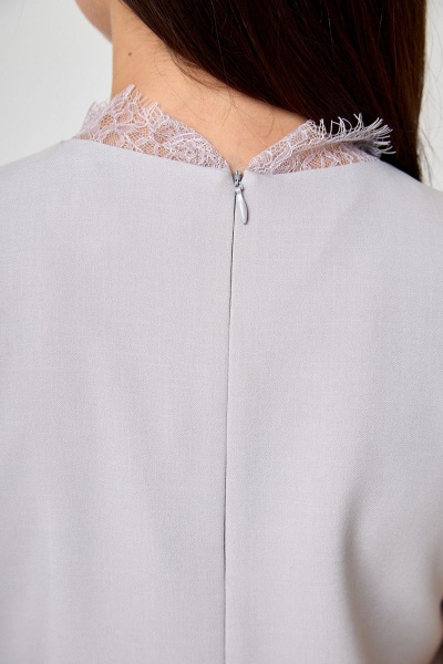 Платье короткое с гипюром и кружевом на спине Anelli 635 серый - фото 7