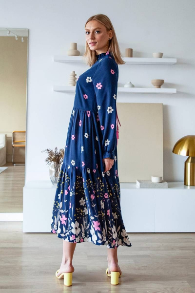 Платье свободного кроя с фантазийным вырезом и воланом ARTiMODA 322-05 синий - фото 2