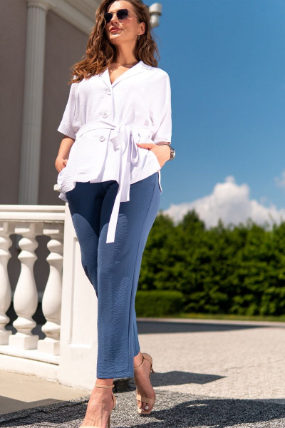 Костюм брючный из вискозы: жакет и зауженные брюки Andina 917 белый+индиго - фото 5