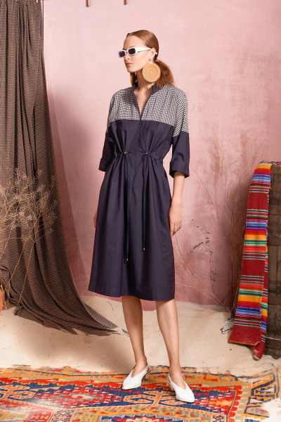 Платье прямого кроя из хлопка с кокетками и шнуровкой Alena Goretskaya A1465/1 - фото 1