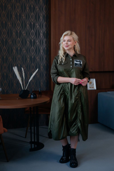 Платье расширенного силуэта с кокетками и карманами ASV 2533 хаки - фото 4