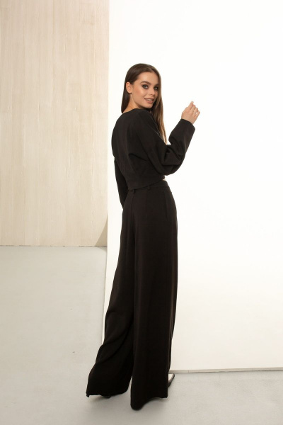 Костюм двойка из текстиля с укороченным жакетом и широкими палаццо AURA otd 9112 черный - фото 3