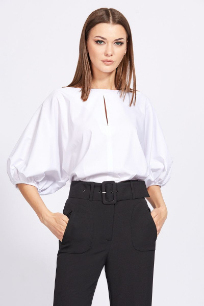 Блуза о-образного силуэта с разрезами и горловиной V EOLA 2256 белый - фото 6