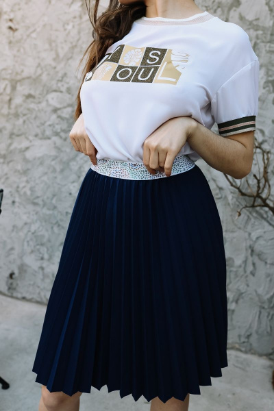 Юбка гофре из креп-трикотажа с декортивным поясом SandyNa 130227 темно-синий - фото 3