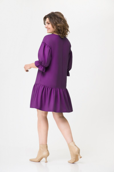 Платье батал из мягкого текстиля с воланами и спущенными плечами Орхидея 1193e ежевика - фото 2