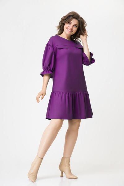 Платье батал из мягкого текстиля с воланами и спущенными плечами Орхидея 1193e ежевика - фото 3