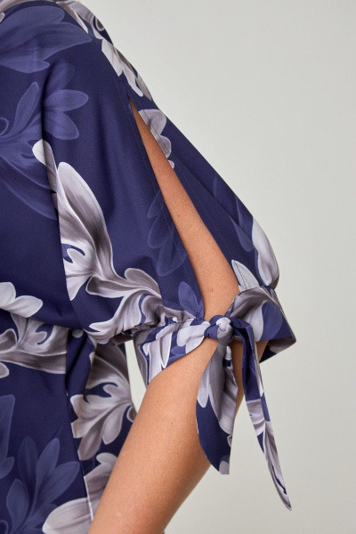 Синяя блуза с вырезом лодочкой и цельнокроенными рукавами Anelli 1116 синий - фото 4