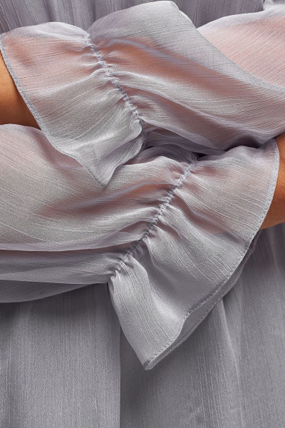 Сердечное платье из шифона с рельефами и сборкой IVA 1428 серый - фото 8