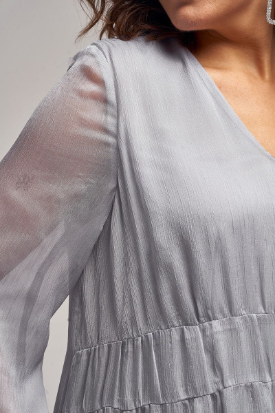 Сердечное платье из шифона с рельефами и сборкой IVA 1428 серый - фото 7