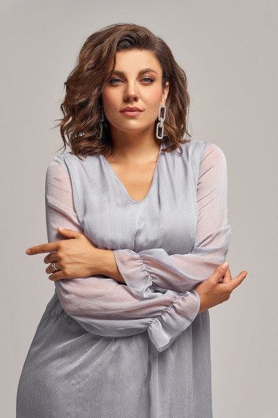 Сердечное платье из шифона с рельефами и сборкой IVA 1428 серый - фото 6