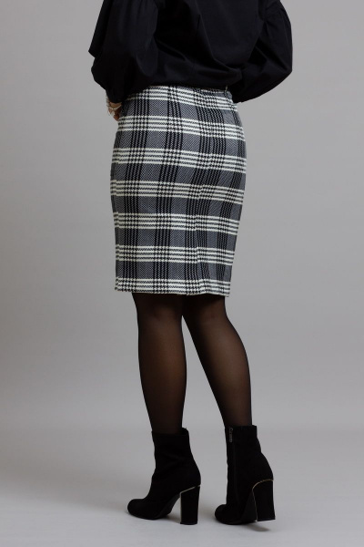Деловая юбка-карандаш из текстиля с накладными карманами Mirolia 1055 черно-белая-клетка - фото 2