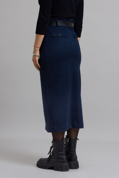 Тёплая полуприлегающая юбка миди с кокетками и застежкой Mirolia 971-2 синяя клетка - фото 3