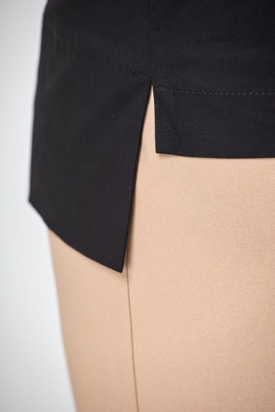 Черная блуза с объемными рукавами и асимметричным низом Anelli 987 лакрица - фото 4