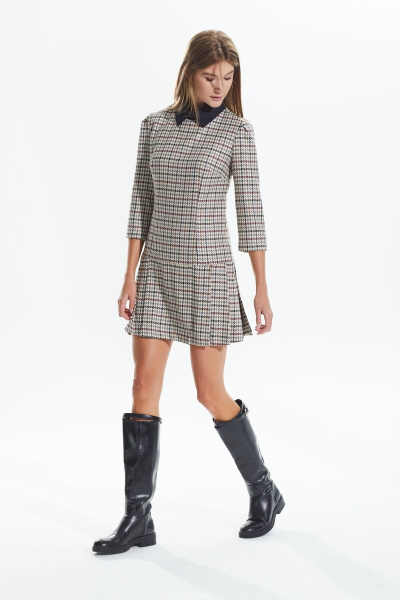 Платье деловое из текстиля с брошей и складками по бедрам DAVA 119В - фото 2