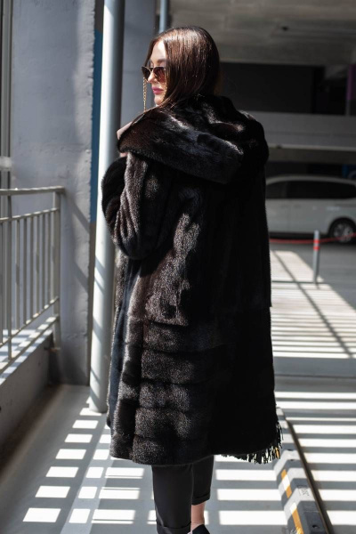 Пальто из меха норки под пояс с капюшоном и карманами Мехофф Виола105.223-521 темно-коричневый - фото 8