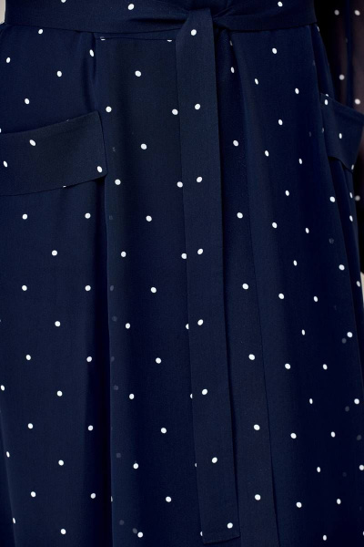 Платье полуприлегающее с рельефами и вырезом V Moda Versal П2399 т.синий_горох - фото 10