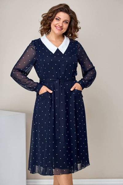 Платье полуприлегающее с рельефами и вырезом V Moda Versal П2399 т.синий_горох - фото 6