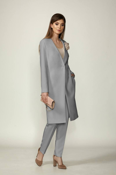 Брючный костюм с классическим жакетом и пионом из текстиля Rosheli 1121 - фото 1