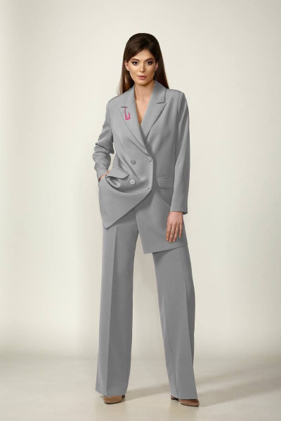Брючный костюм с оверсайз жакетом из костюмной ткани серый Rosheli 1122 - фото 1