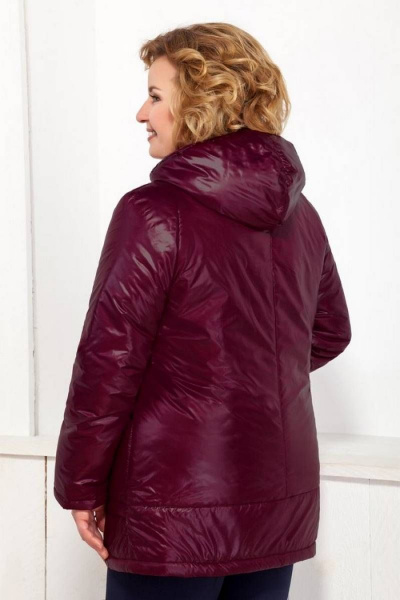 Демисезонная женская куртка на молнии с капюшоном и карманами Ивелта плюс 873 бордо - фото 2